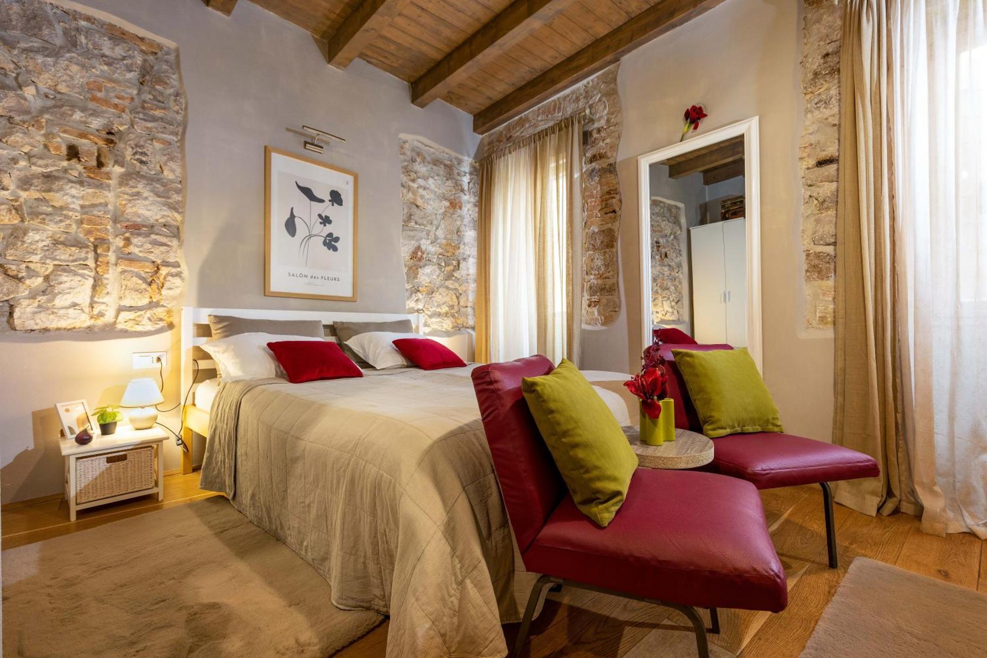 Apartament Casa Kaligari History